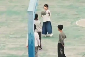 球场高光时刻！女生帅气过人，精准投篮，气场全开！